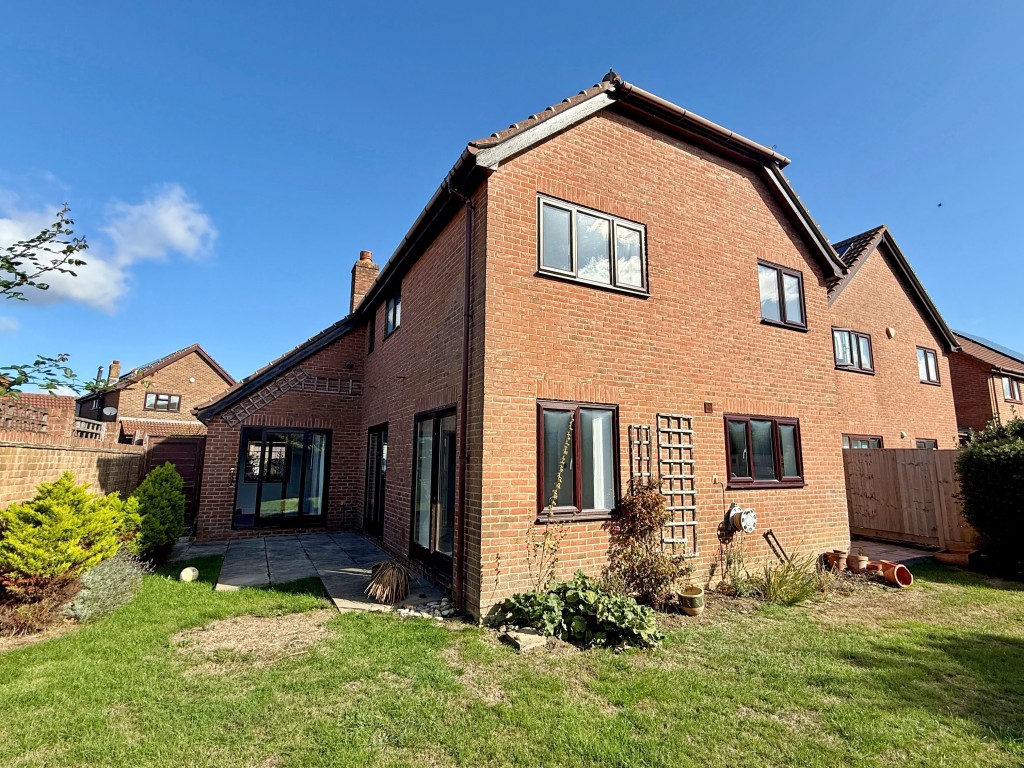 Lot: 141 - DETACHED FOUR-BEDROOM HOUSE - Rear of property